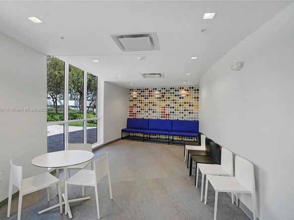 2500 Parkview Dr 2408, Hallandale Beach FL 33009