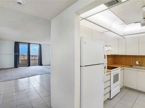 2500 Parkview Dr 2408, Hallandale Beach FL 33009