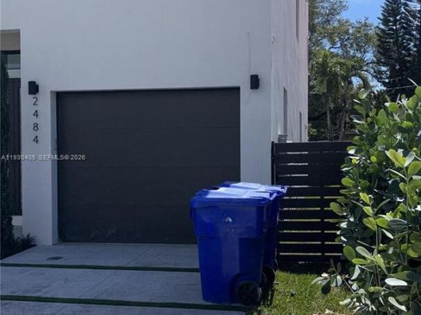 2484 SW 18th St, Miami FL 33145