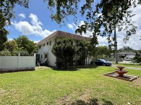 200 NE 158th St, Miami FL 33162