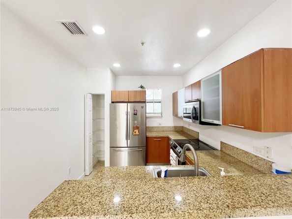 2540 SW 14th Ave 203, Fort Lauderdale FL 33315