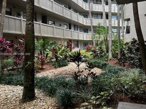 1101 Colony Point Cir 318, Pembroke Pines FL 33026