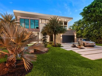 521 Holiday Dr
