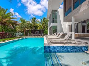 521 Holiday Dr, Hallandale Beach FL 33009