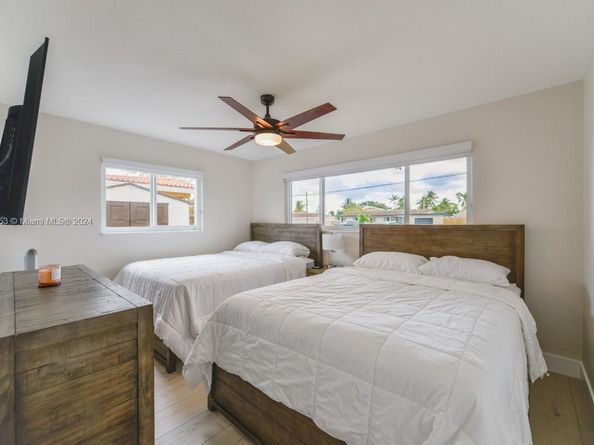 1380 SW 56th Ave, Plantation FL 33317