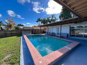 1380 SW 56th Ave, Plantation FL 33317