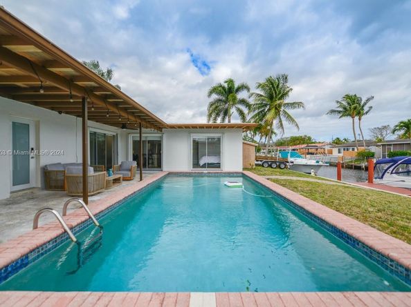 1380 SW 56th Ave, Plantation FL 33317