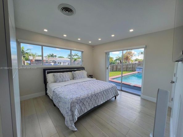 1380 SW 56th Ave, Plantation FL 33317