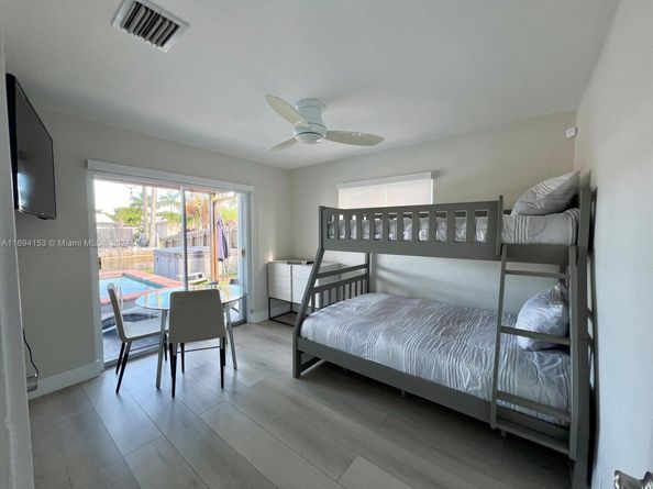 1380 SW 56th Ave, Plantation FL 33317