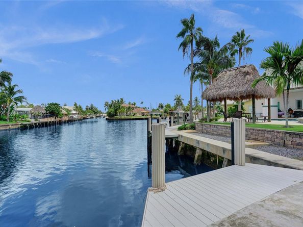 571 SE 11th St, Pompano Beach FL 33060