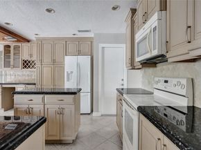 571 SE 11th St, Pompano Beach FL 33060