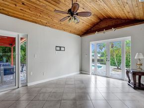 571 SE 11th St, Pompano Beach FL 33060