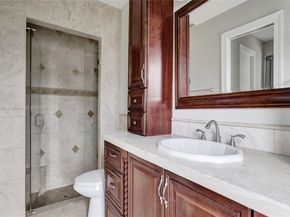 571 SE 11th St, Pompano Beach FL 33060