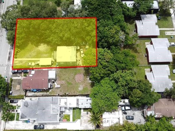 337 NW 48th St, Miami FL 33127