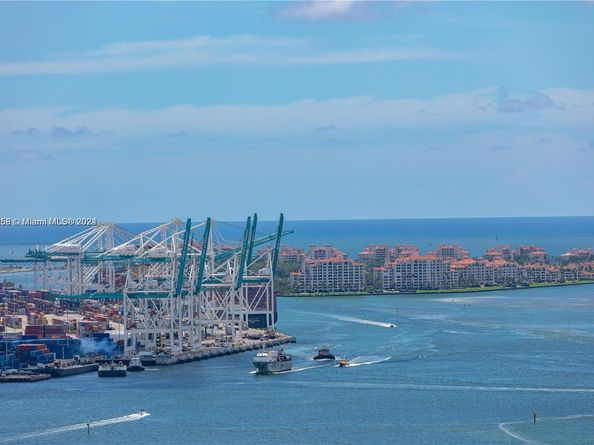 325 NE Biscayne Blvd 1923, Miami FL 33131