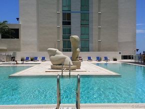 325 NE Biscayne Blvd 1923, Miami FL 33131
