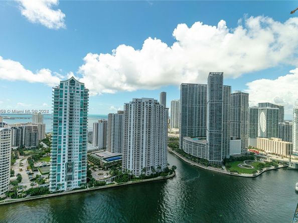325 NE Biscayne Blvd 1923, Miami FL 33131