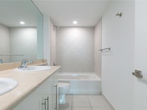 325 NE Biscayne Blvd 1923, Miami FL 33131