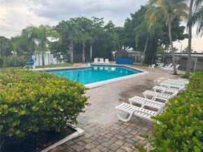 10550 W State Road 84 lot #383, Davie FL 33324