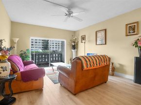 4350 Hillcrest Dr 118, Hollywood FL 33021