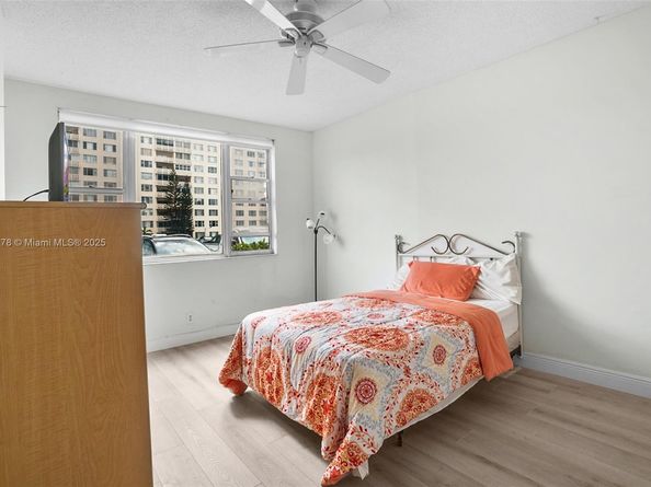 4350 Hillcrest Dr 118, Hollywood FL 33021