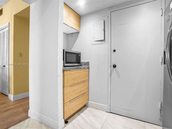 4350 Hillcrest Dr 118, Hollywood FL 33021