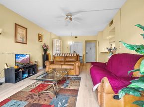 4350 Hillcrest Dr 118, Hollywood FL 33021