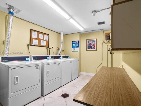 4350 Hillcrest Dr 118, Hollywood FL 33021