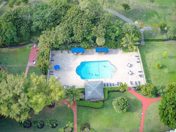 4350 Hillcrest Dr 118, Hollywood FL 33021