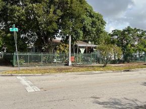 501 E 8th St, Hialeah FL 33010