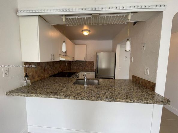 16465 NE 22nd Ave 417, North Miami Beach FL 33160
