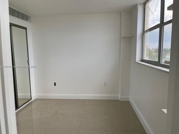 16465 NE 22nd Ave 417, North Miami Beach FL 33160