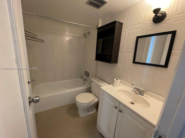16465 NE 22nd Ave 417, North Miami Beach FL 33160
