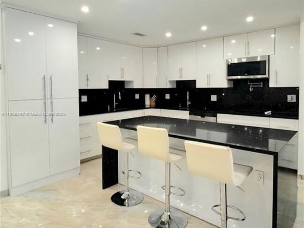 620 Briarwood Cir, Hollywood FL 33024