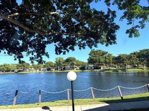 620 Briarwood Cir, Hollywood FL 33024