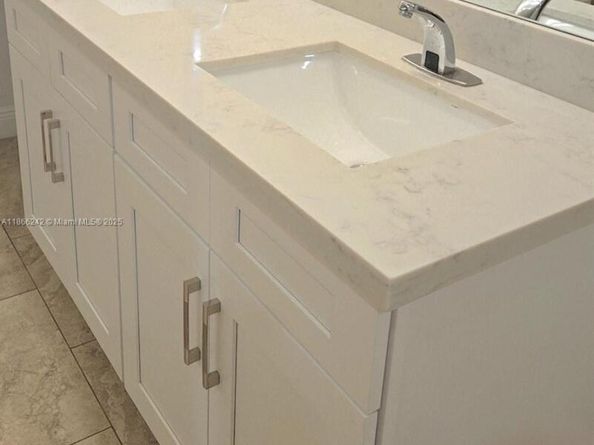 620 Briarwood Cir, Hollywood FL 33024
