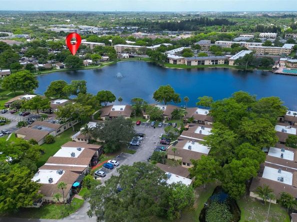 620 Briarwood Cir, Hollywood FL 33024