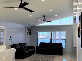 620 Briarwood Cir, Hollywood FL 33024