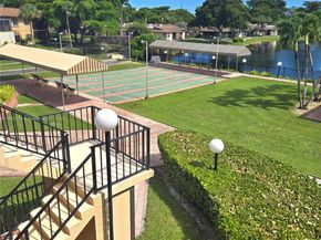620 Briarwood Cir, Hollywood FL 33024