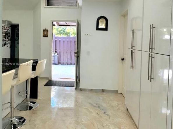 620 Briarwood Cir, Hollywood FL 33024
