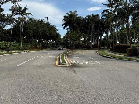 3395 NE 9th Dr 204, Homestead FL 33033