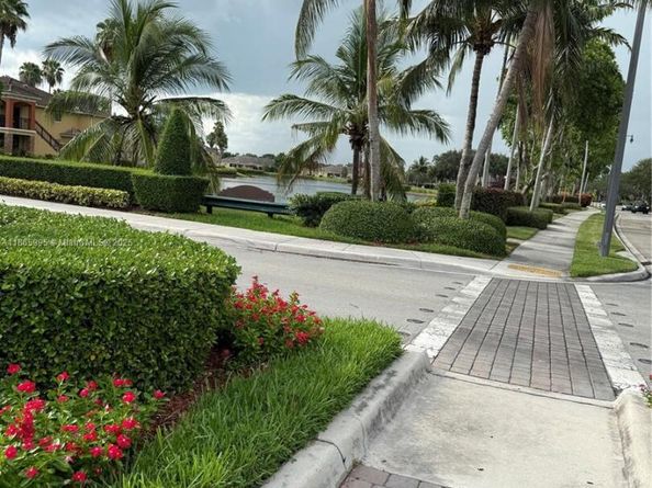3395 NE 9th Dr 204, Homestead FL 33033