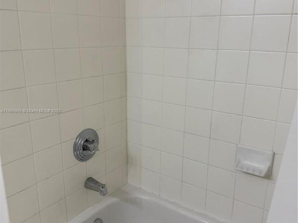 3395 NE 9th Dr 204, Homestead FL 33033