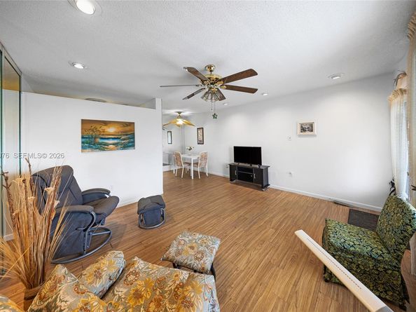 15600 NE 6th Ave 28D, Miami FL 33162