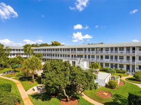 15600 NE 6th Ave 28D, Miami FL 33162