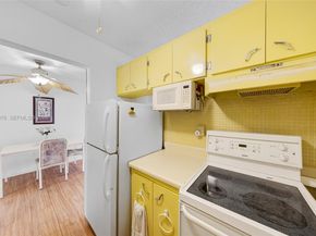 15600 NE 6th Ave 28D, Miami FL 33162