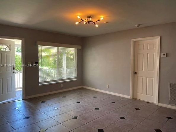 5433 NE 5th Ave, Oakland Park FL 33334