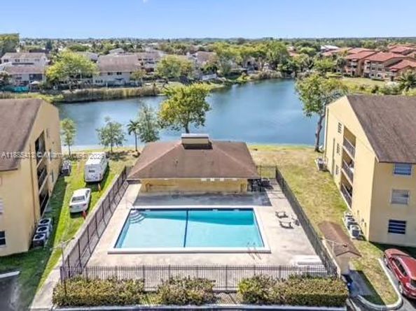 15430 SW 82nd Ln 625, Miami FL 33193