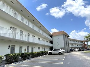 5102 NW 36th St 611, Lauderdale Lakes FL 33319