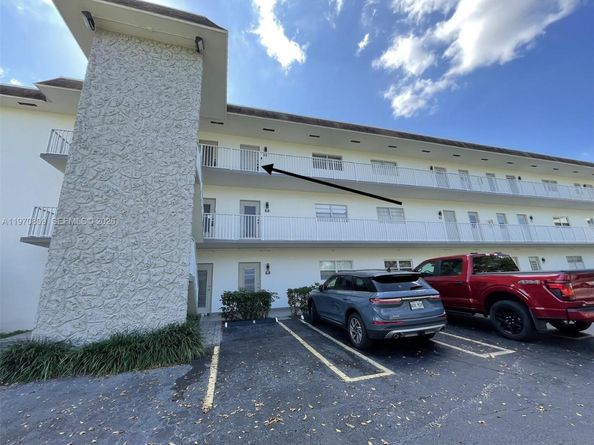 5102 NW 36th St 611, Lauderdale Lakes FL 33319